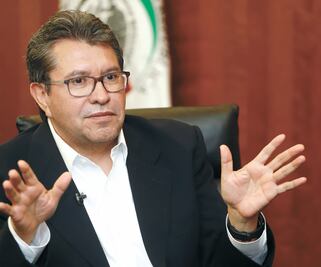 Redes sociales deben normarse, dice Monreal