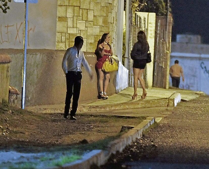 La corriente migratoria implica vulnerabilidad para las personas que buscan una mejor opción, por lo que es fácil engancharlas, dijo Guerrero Chiprés. Archivo El Universal