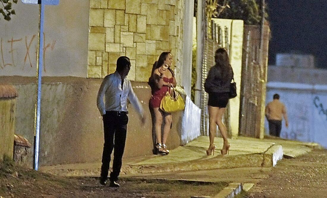 La corriente migratoria implica vulnerabilidad para las personas que buscan una mejor opción, por lo que es fácil engancharlas, dijo Guerrero Chiprés. Archivo El Universal