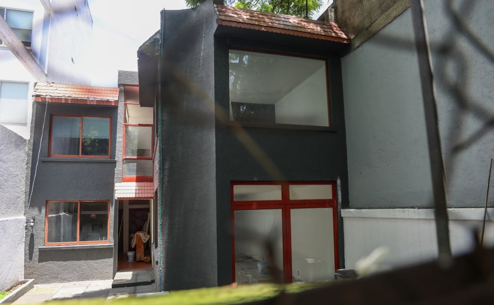 Adriana sostiene que la rapidez con la que fue transformado el inmueble demuestra que detrás existe una organización con recursos económicos. | Foto: Luis Camacho.