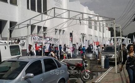 Integrantes de la CNPA bloquean Insurgentes Sur