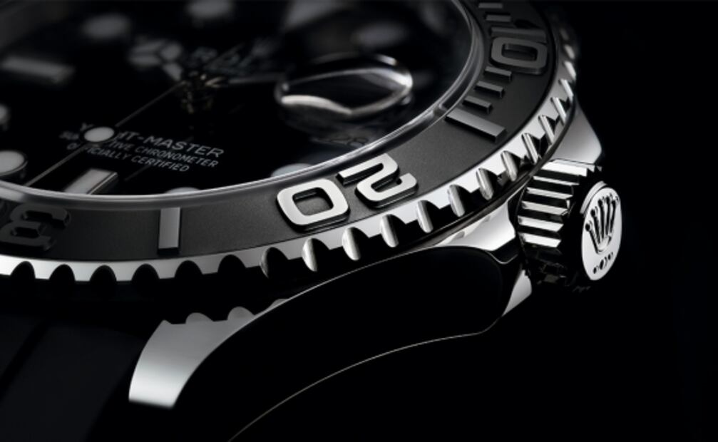 Navegante “all dark” en alta mar