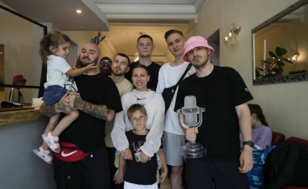 Tras victoria de Ucrania en Eurovisión: besos, abrazos y felicidad