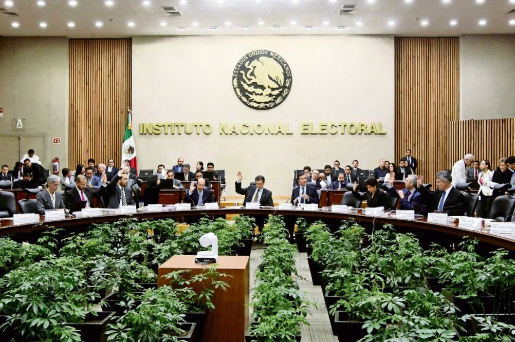 El consejero presidente del INE, Lorenzo Córdova Vianello, explica que la nueva geografía electoral traerá consecuencias operativas importantes, como mejoras logísticas, así como la contratación de nuevas sedes locales (ARCHIVO EL UNIVERSAL)