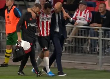 ‘Chucky’ Lozano sale lesionado en partido del PSV