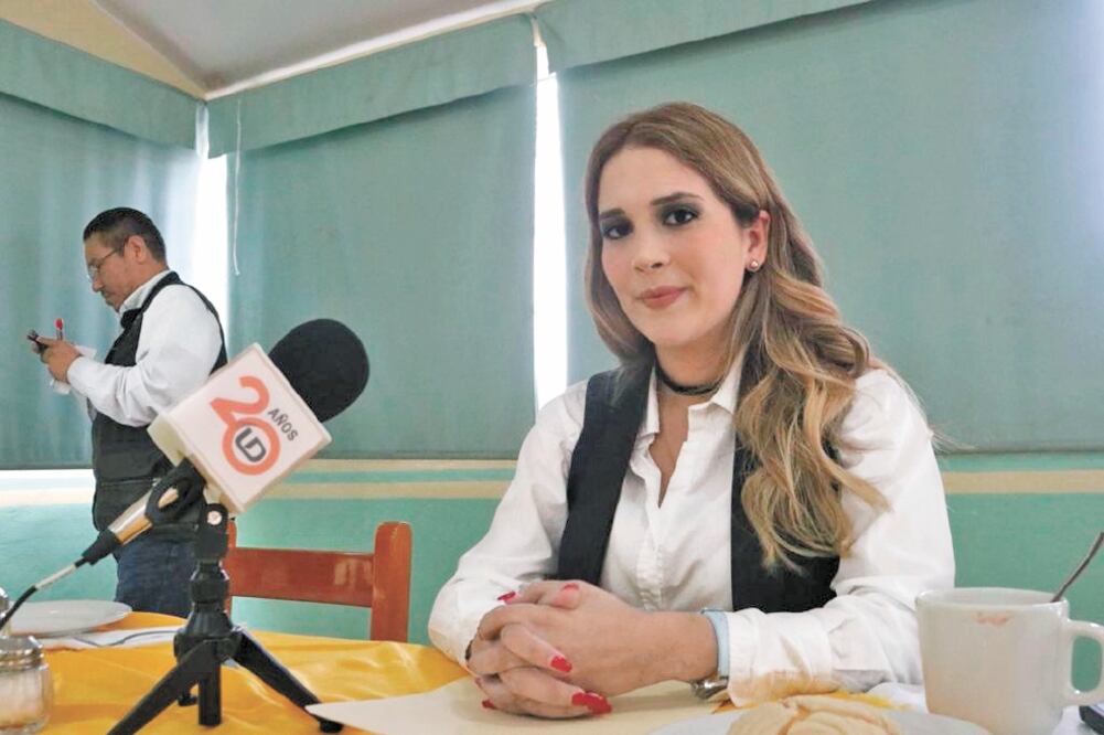 La juez Ana Karina Aragón asegura que el objetivo del hostigamiento laboral que padece es orillarla a que en forma voluntaria se separe de su cargo. Foto: CORTESÍA: LÍNEA DIRECTA