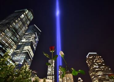 Torres de luz conmemoran aniversario del 11-S