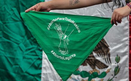 Organizaciones feministas y políticos celebran despenalización del aborto en Puebla