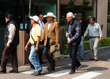 Campesinos dejan mesa de diálogo; Delgado ofrece acuerdos en lo oscurito, acusan