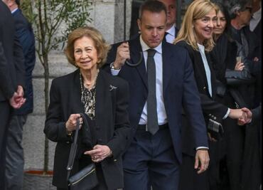 Internan a la reina Sofía por infección en tracto urinario; recibe la visita de su hijo, el rey Felipe VI de España