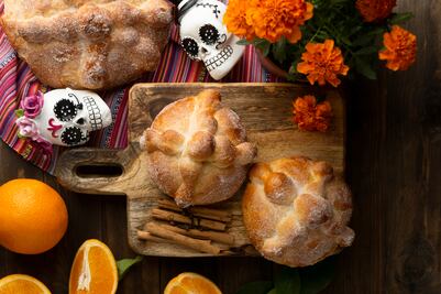 ¿Cuántas calorías tiene un pan de muerto?
