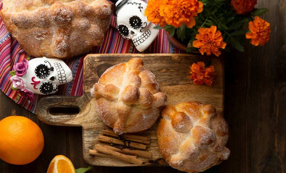 En México, el pan de muerto se consume principalmente durante octubre y noviembre como símbolo de tradición. Foto: Freepik
