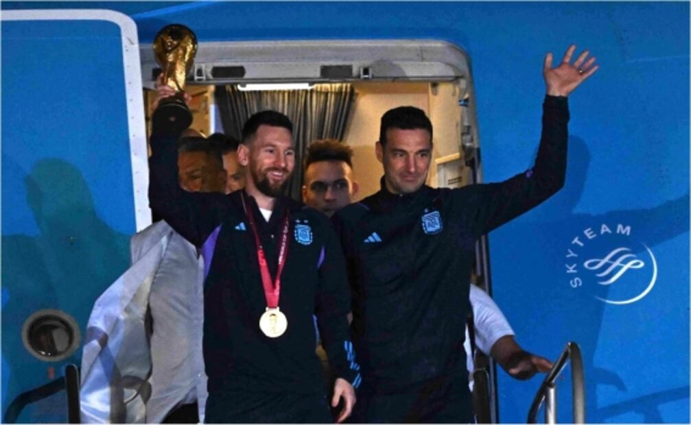 ¡Con Messi a la cabeza! Así se vivió la llegada de los campeones del mundo a Argentina