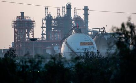 Pemex redujo 87 mil barriles diarios en mayo, 5.11% menos que en abril