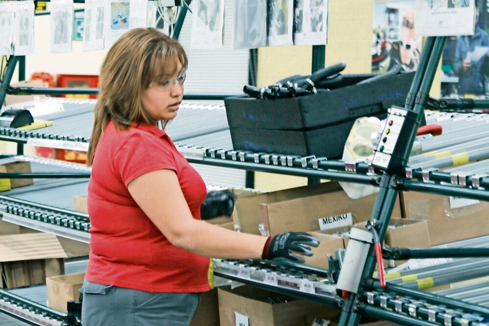 Disminución. El sector manufacturero registró una baja de 0.3% durante el pasado mes de mayo. (Archivo. EL UNIVERSAL)