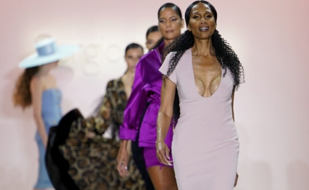 Pionera de la moda y abuela: Beverly Johnson regresa a las pasarelas a los 69 años