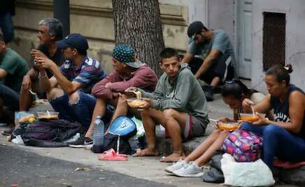 Gobierno de Milei asegura que pobreza en Argentina bajó 38.9%; asegura es por implementación de políticas económicas