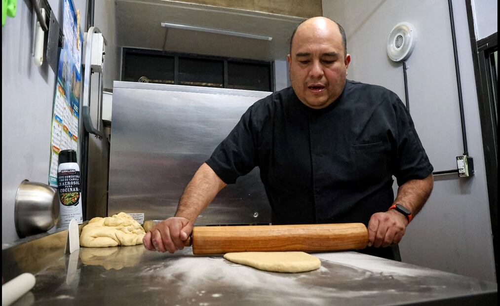 Elaboración de Rosca de Reyes. Foto: Luis Camacho/EL UNIVERSAL