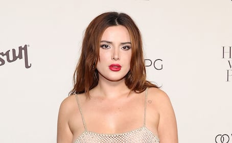 Bella Thorne se luce en bikini frente al espejo y asombra a sus millones de seguidores