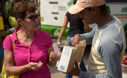 Así son las "farmacias" callejeras en la frontera entre Colombia y Venezuela
