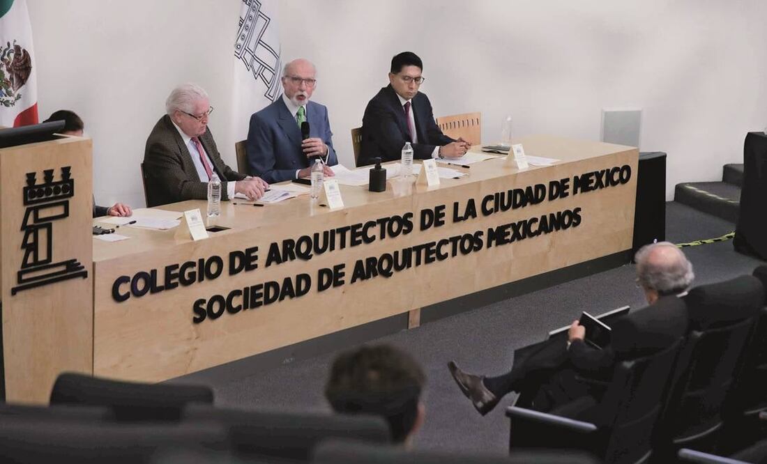 Integrantes de academias y colegios señalaron una “omisión legislativa” por parte del Congreso de la Ciudad de México. Foto: Diego Simón/EL UNIVERSAL