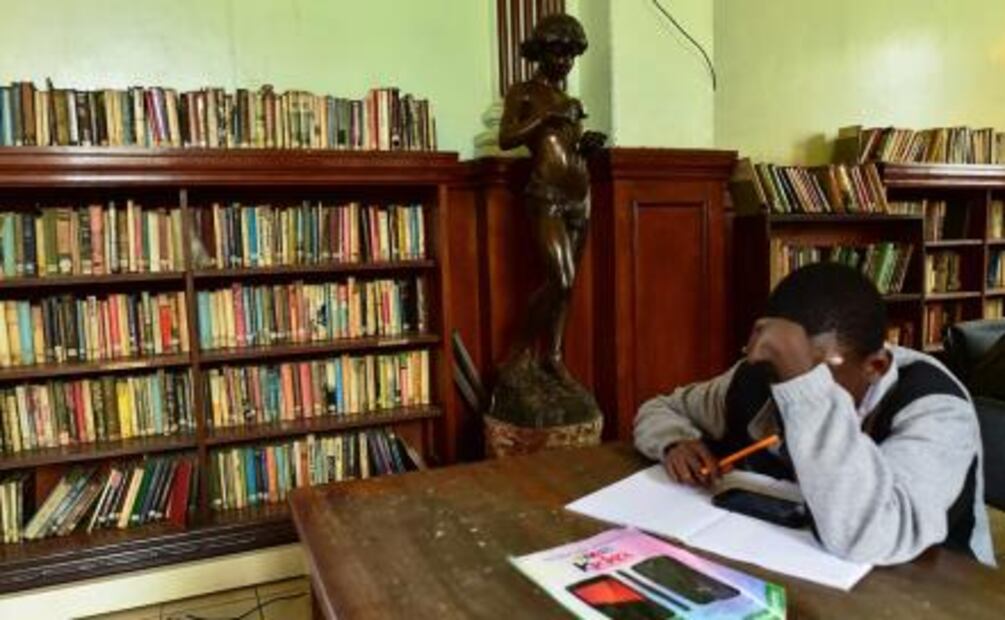 Kenianas restaurarán bibliotecas abandonadas 