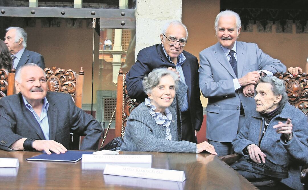 Encuentro en el museo del dibujante: José Luis Cuevas, Elena Poniatowska, Carlos Monsiváis, Carlos Fuentes y Leonora Carrington. (ARCHIVO EL UNIVERSAL)