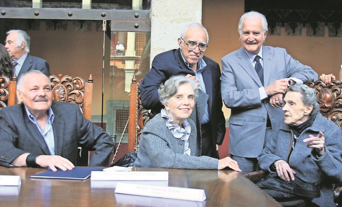 Encuentro en el museo del dibujante: José Luis Cuevas, Elena Poniatowska, Carlos Monsiváis, Carlos Fuentes y Leonora Carrington. (ARCHIVO EL UNIVERSAL)