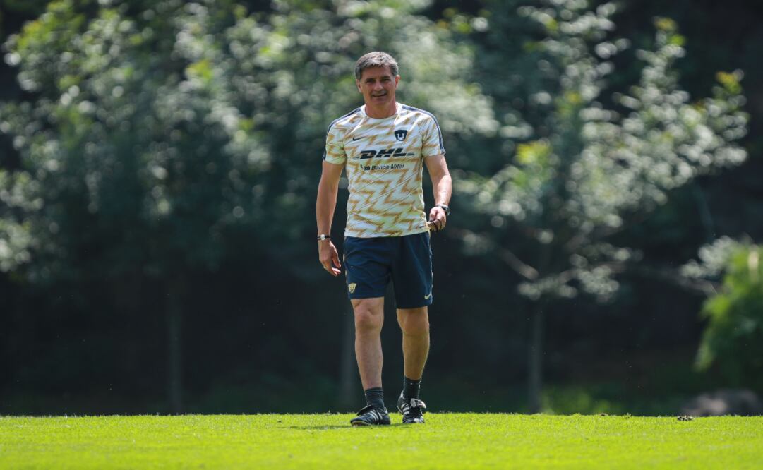Míchel González, director técnico de Pumas. Foto: Imago 7