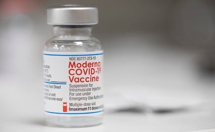 FDA de EU da aprobación total a vacuna de Moderna contra el Covid-19