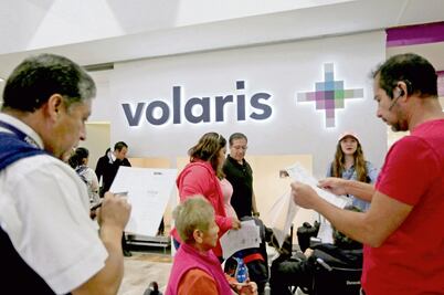 Volaris respira tras apostar por migrantes