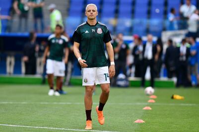 Chicharito piensa en no ir al Tricolor