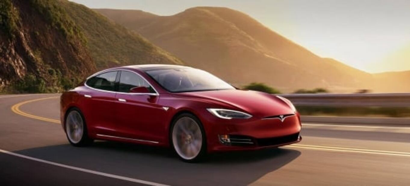 Tesla ofrecerá actualización en su sistema de infoentretenimiento