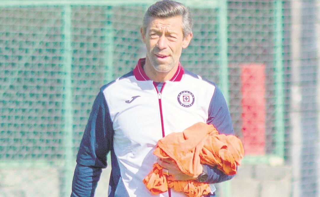 Pedro Caixinha debutaría mañana a Stephen Eustáquio. Foto: IMAGO7