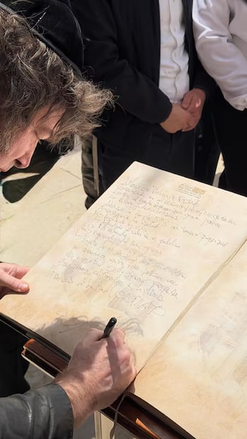 El presidente Javier Milei visitó el Muro de los Lamentos. Foto: tomada de X