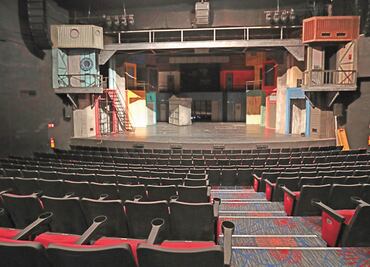 En vilo, reapertura de los teatros