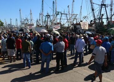 Pescadores piden bajar precio al diesel por costos de operación en Sinaloa