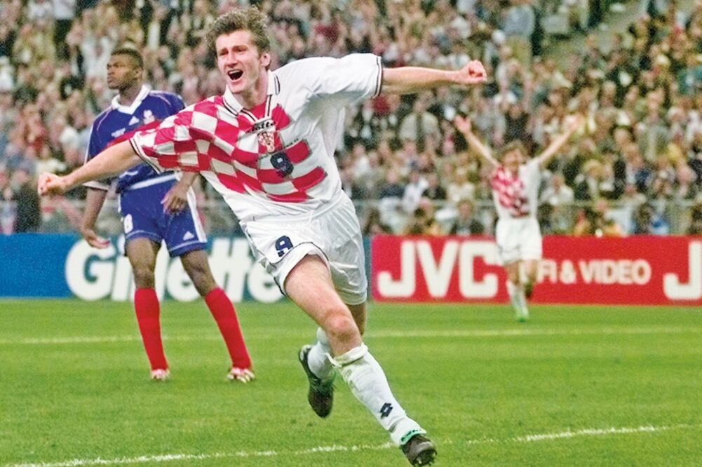 En el Mundial de 1998, Davor Suker terminó como campeón de goleo. (LUCA BRUNO. AP)
