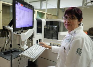 Otorgan aumento salarial del 8.1% a trabajadores del IMSS; beneficia a 440 mil personas