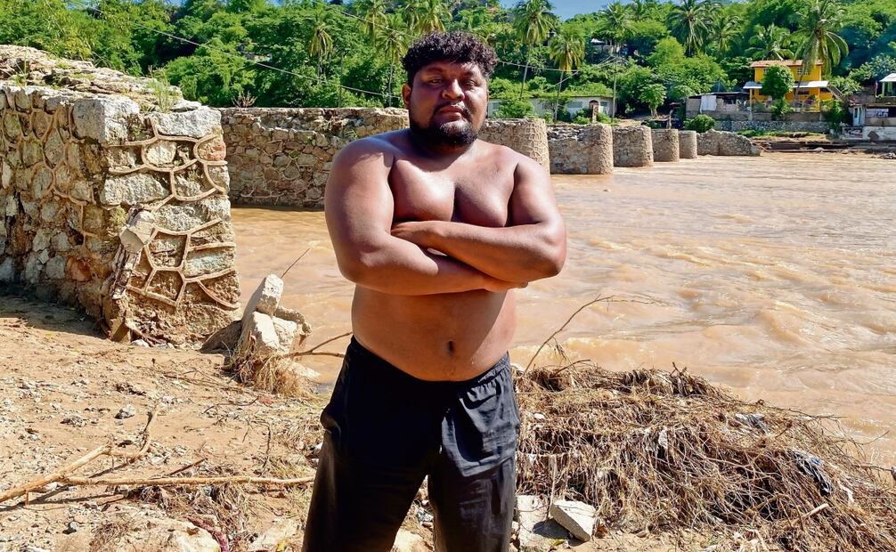 El Demonio es maestro de artes marciales y conoce a la perfección el río de la Sábana, por lo que ayuda a cruzar a los pobladores que se lo piden. Foto: Valente Rosas | El Universal