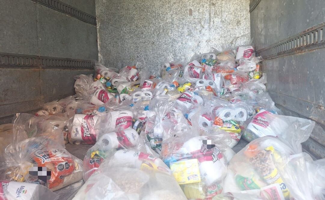 Despensas con siglas del CJNG decomisadas. Foto: SSP Michoacán