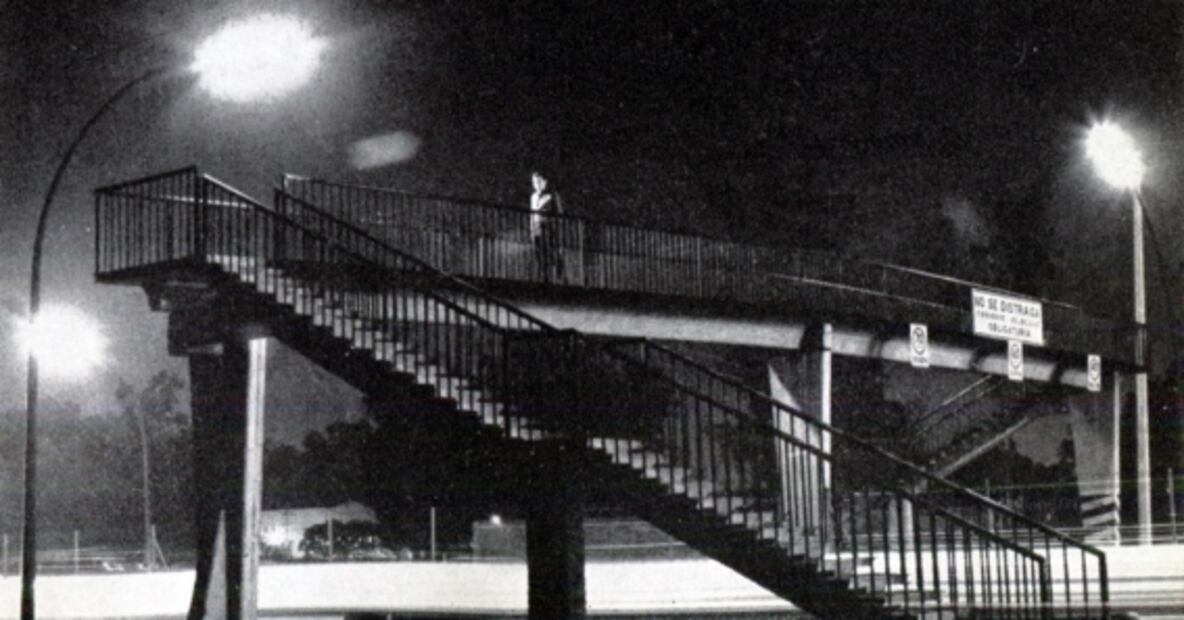 Los puentes peatonales expresaban “modernidad” en los 50 y 60