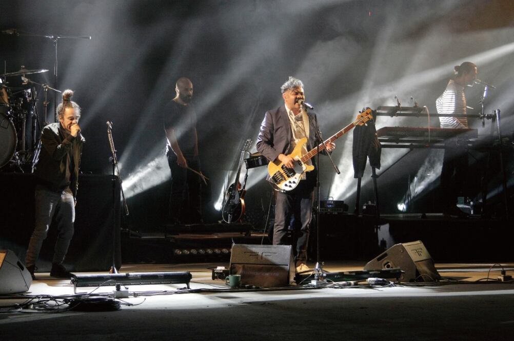 Café Tacvba y 23 artistas más, como Bronco, Carlos Rivera y Miguel Bosé. (CARLOS MEJÍA. EL UNIVERSAL)