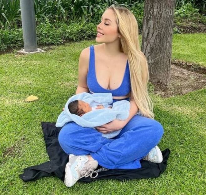 Santa Fe Klan debuta como papá a los 22 años; enternece con canción para su hijo