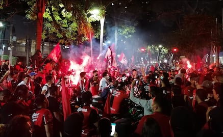 Afición del Atlas arma serenata para apoyar al equipo previo a la final de la Liga MX