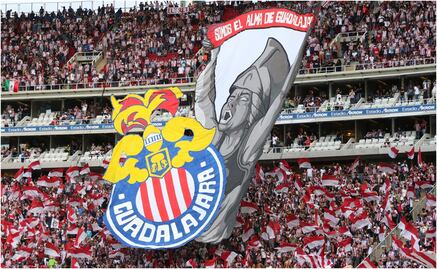 Chivas "perdona" a su barra y le abre las puertas en Liguilla