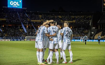 Argentina vence a Uruguay para prácticamente sellar su pase a Qatar 2022