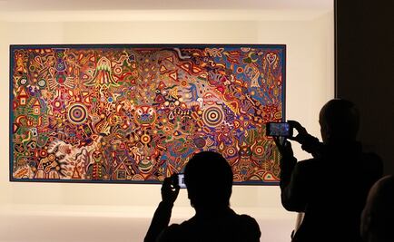 Tapete abre "Caminos de luz. Universos huicholes"