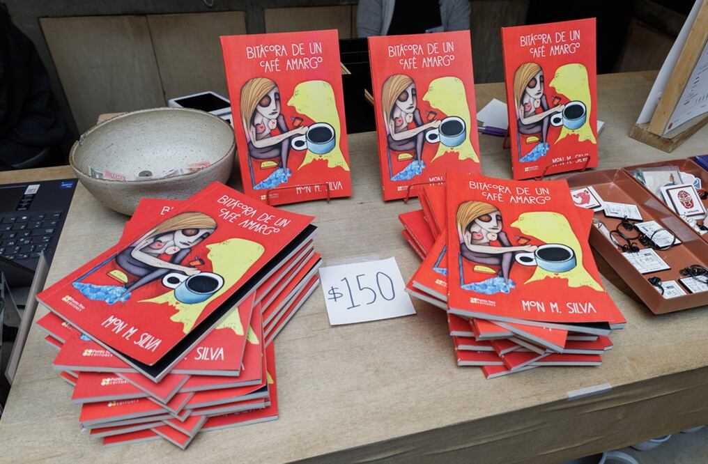 Mon M. Silva publica "Bitácora de un café amargo".
Foto: Yaretzy Osnaya / EL UNIVERSAL
