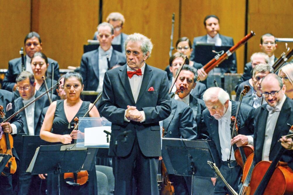 En febrero pasado, el director Enrique Bátiz fue acusado por la violinista suiza Silvia Crastan de haberla violado en Suiza, en 1996 (ARCHIVO EL UNIVERSAL)